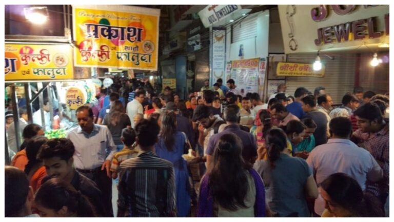 Sarafa Sarafa Bazaar - The Most Celebrated Landmark Of Indore ...