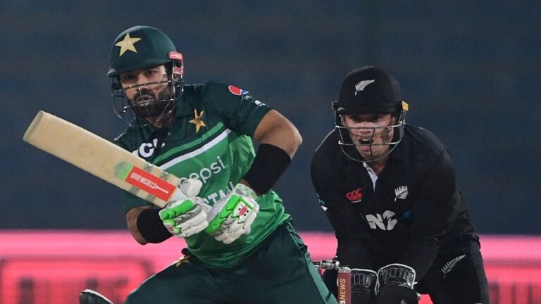Naseem, Rizwan Guide Pakistan to Comfortable 6-Wicket Win over New Zealand