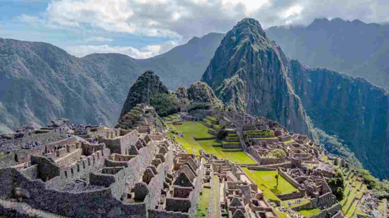 Peru Turmoil Closes Machu Picchu amid Protests