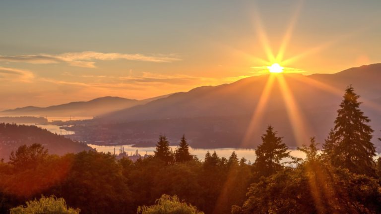 Canada’s Surprising Secret to High Solar Hours Year-round