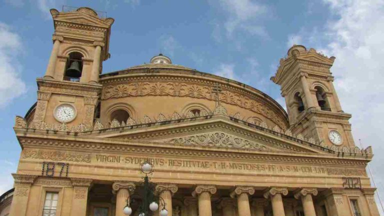 Why Churches in Malta Have Two Clocks: The History Behind a Unique Tradition