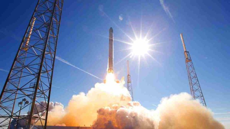 China Plans to Put Astronauts on Moon by 2030, Says Lunar Scientist
