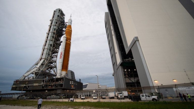 Lawsuit Accuses Boeing of Intellectual Property Theft and Safety Compromises in Artemis Program