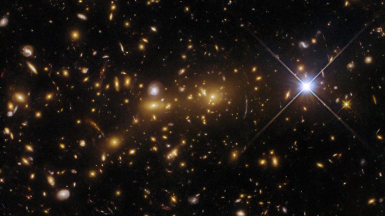 Hubble Telescope Captures Dazzling Photo of Galaxy Hosting Recent Supernova Explosion