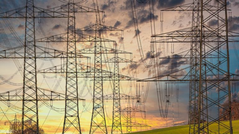 Understanding How Maxwell’s Displacement Current Paradox Challenges Fundamental Laws of Physics