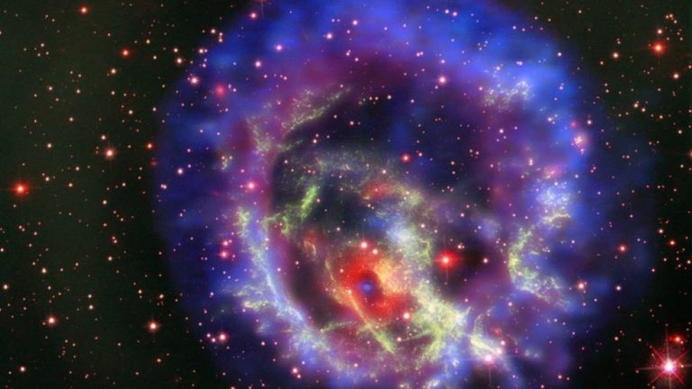 Neutron Star ‘Glitches’ While Obliterating Space Rock; Forms Mysterious Magnetars and Radio Bursts