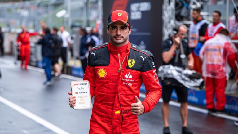 Carlos Sainz Jr Receives Audi F1’s Interest amid Ferrari Contract Talks