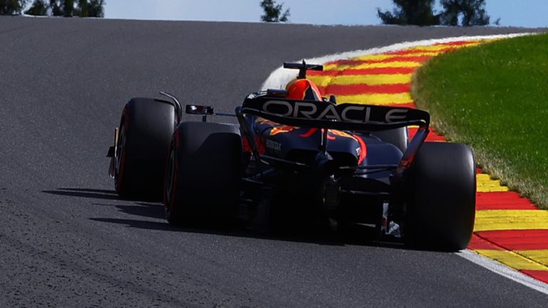 Former F1 Driver Montoya Dissects Verstappen and Hamilton’s Success: ‘Best Car’ Reigns Supreme