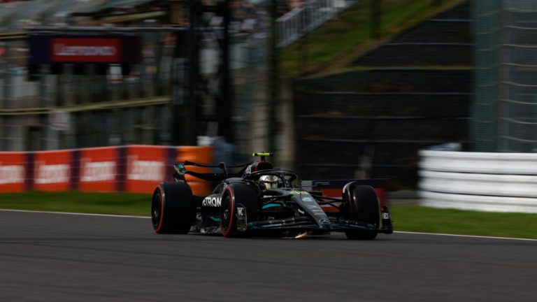 Mercedes Strategically Balances Upgrades for W15 and 2023 Season Success