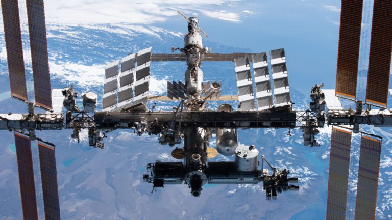 NASA Seeks Proposals for ‘Space Tug’ to Safely Deorbit International Space Station