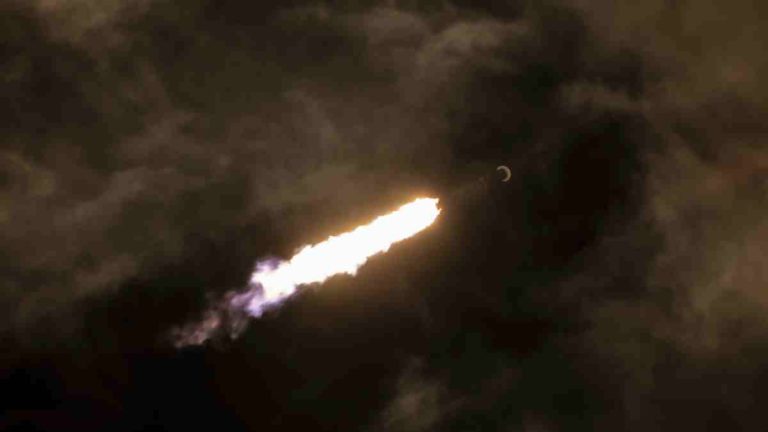 SpaceX Triumphs with 22 Starlink Satellites in Record-Breaking Launch