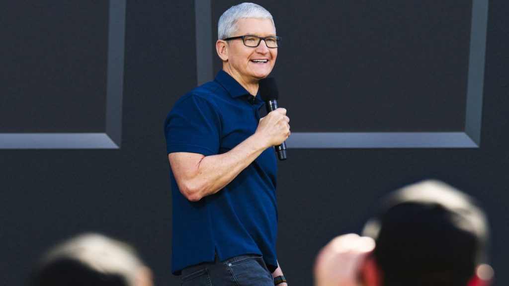 Apple's CEO Tim Cook Nets $41.5 Million in Largest Share Sale in Two ...