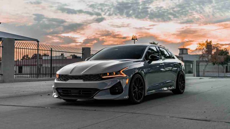 Kia Unveils Refreshed K5 Sedan with Sleek Upgrades and Innovative Tech