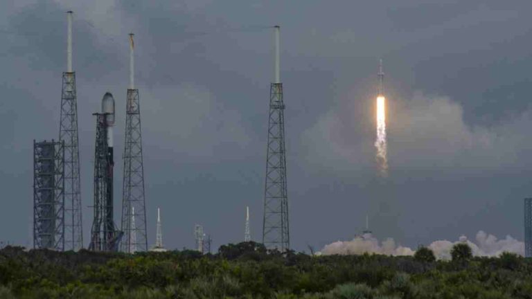 SpaceX Prepares to Launch Cutting-Edge Science Experiments to Space Station