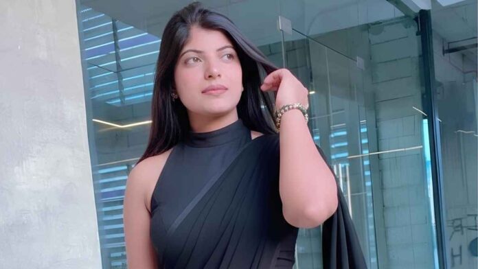 From Village Struggles to City Dreams Aarti Tiwari’s Journey of Resilience